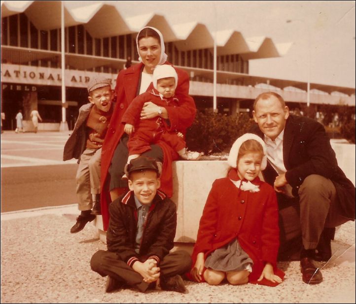 361Jepsons at MSP Airport 1962